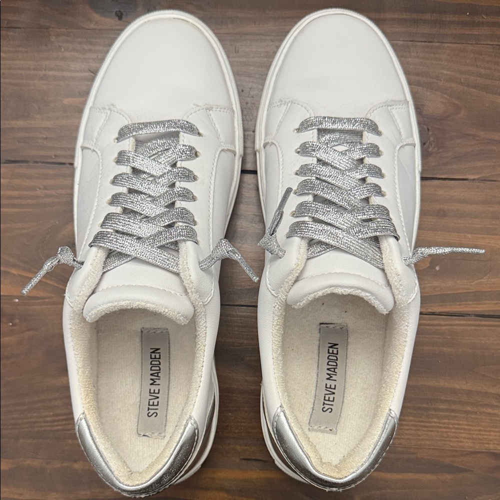 Steve Madden White and Silver Sneakers Size 9.5 Shoes - Picture 6 of 16